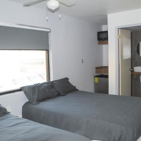 Apartamentos Ambassador ティファナ エクステリア 写真