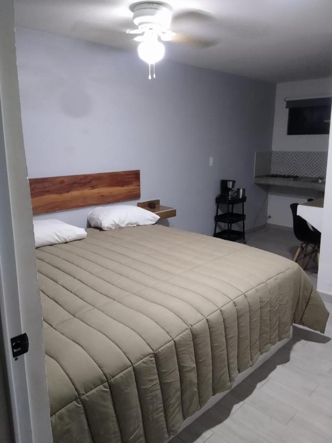Apartamentos Ambassador ティファナ エクステリア 写真